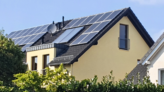 PV-Anlage auf Mehrfamilienhaus